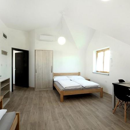 Sklep S Penzionem Kozojidky Ngoại thất bức ảnh